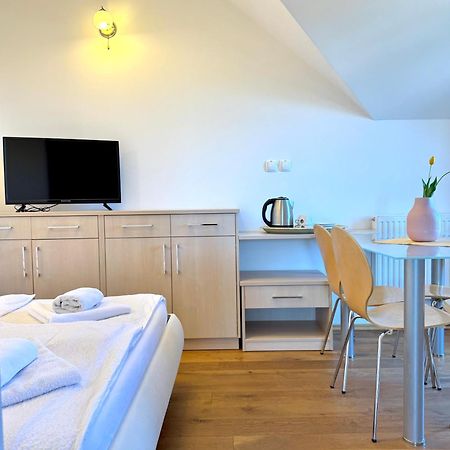 Guest House Domacija Krnc Hrib pri Hinjah エクステリア 写真