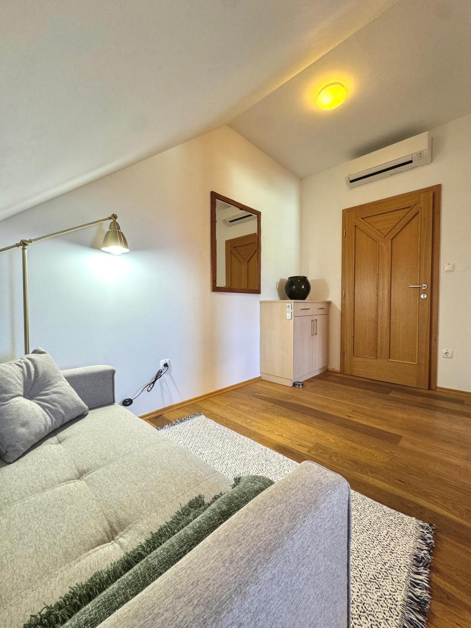 Guest House Domacija Krnc Hrib pri Hinjah エクステリア 写真